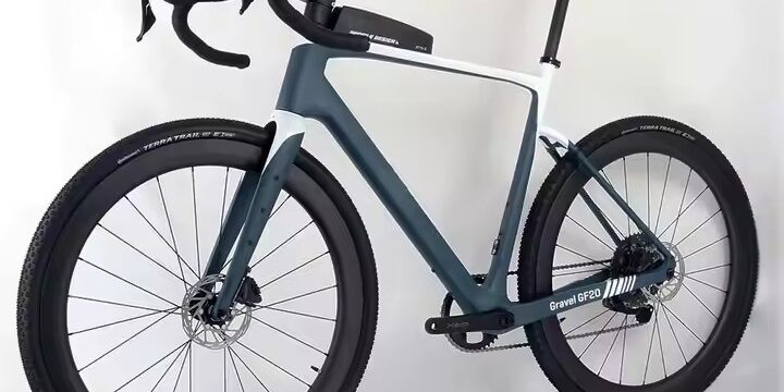 Wholesale carbon fiber adult road bike with aerodynamic frame