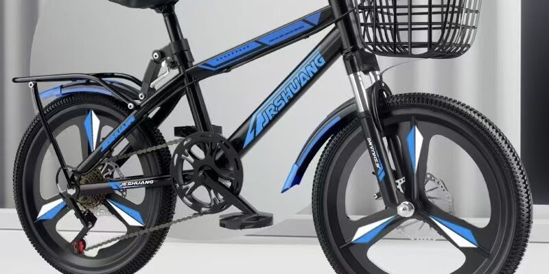 Kids bike for ages 7–15 with durable frame for outdoor riding